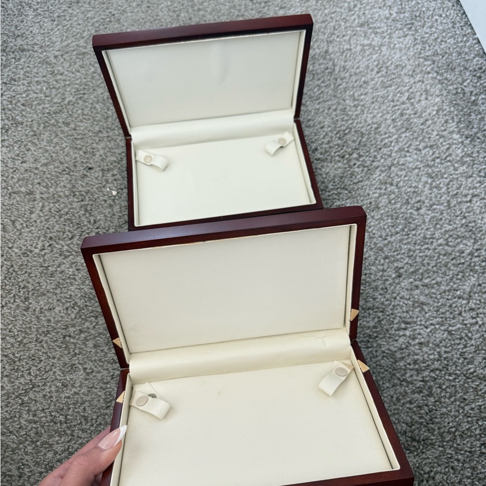 Elegant Cream Jewelry Box